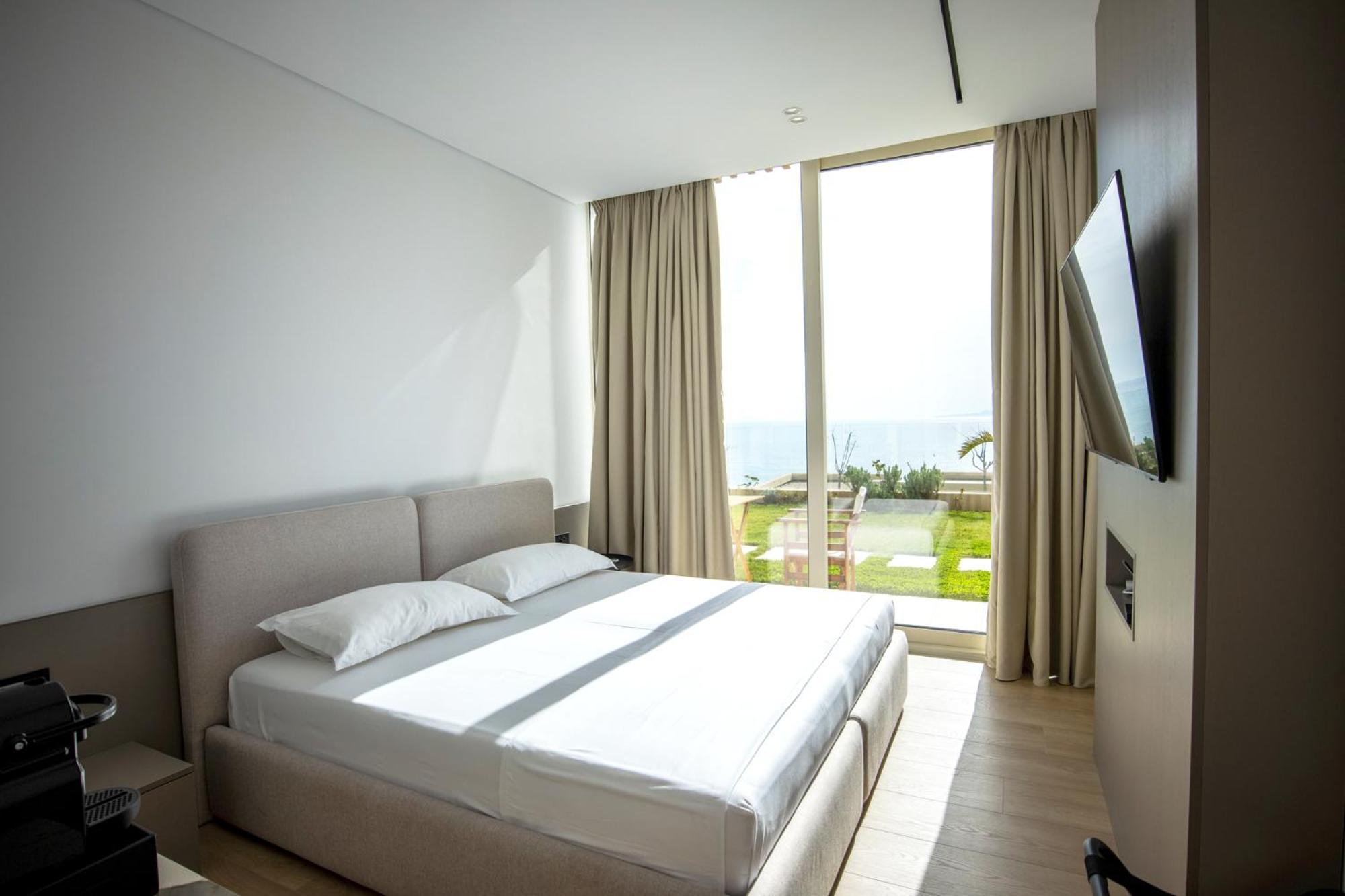Green Coast Hotel Palasë Buitenkant foto